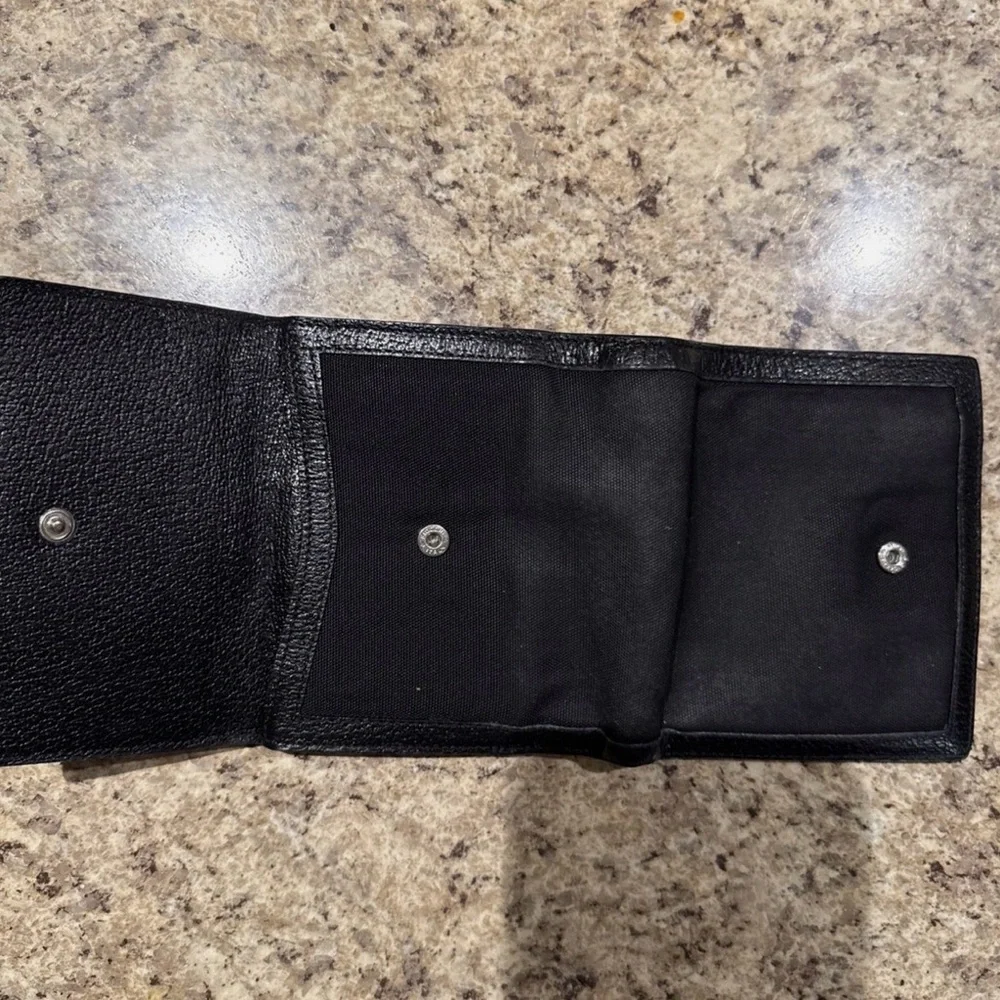 Vintage Gucci Men's Black Wallet with Silver Buckle